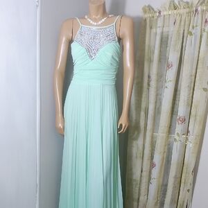Elegant Mint Green Evening Gown